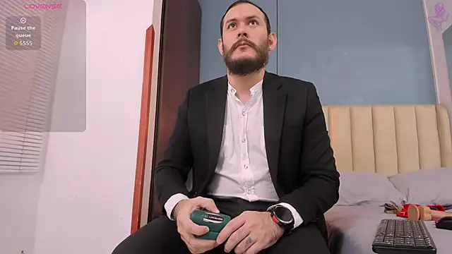 jeanpiere  online show from 12/14/25, 07:19