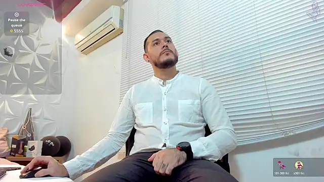 jeanpiere  online show from 10/31/25, 09:00