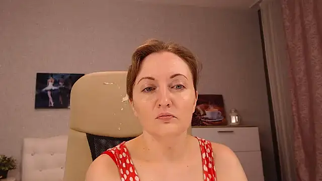 Snapshot of BettyFootFetish chatting on 02/27/25, 01:17 BettyFootFetish online show from 02/27/25, 01:17