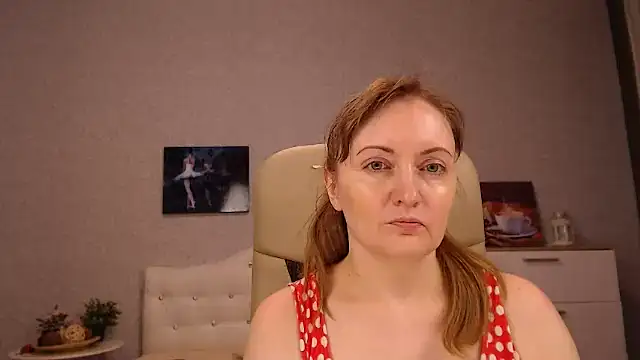 Snapshot of BettyFootFetish chatting on 03/18/25, 12:39 BettyFootFetish online show from 03/18/25, 12:39