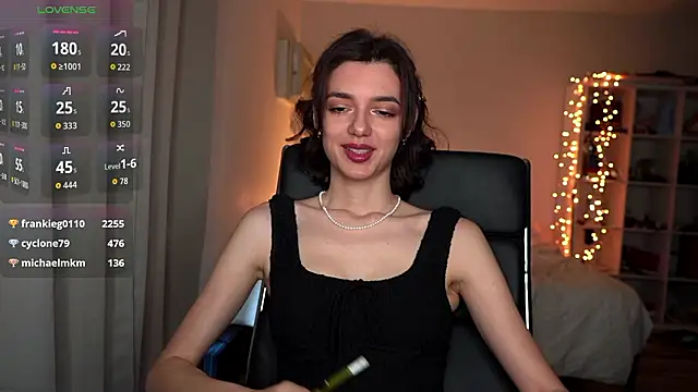 Snapshot of olivia_jeas chatting on 02/09/26, 12:52 olivia jeas online show from 02/09/26, 12:52