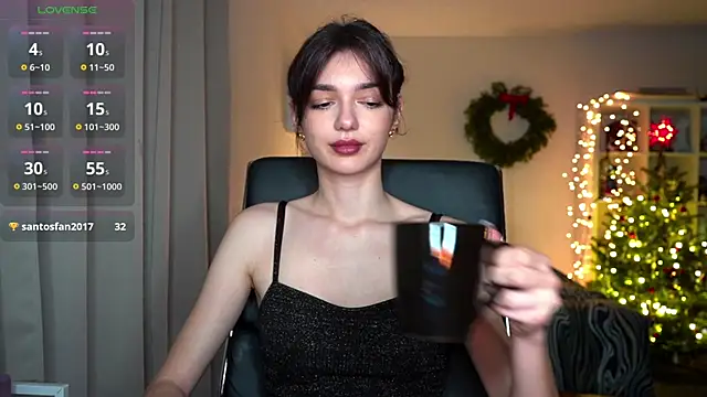 Snapshot of olivia_jeas chatting on 12/15/25, 11:42 olivia jeas online show from 12/15/25, 11:42