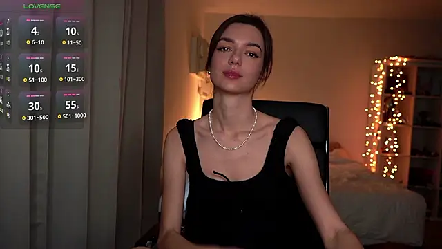 Snapshot of olivia_jeas chatting on 02/24/26, 01:28 olivia jeas online show from 02/24/26, 01:28