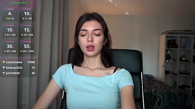 Snapshot of olivia_jeas chatting on 11/29/25, 10:10 olivia jeas online show from 11/29/25, 10:10