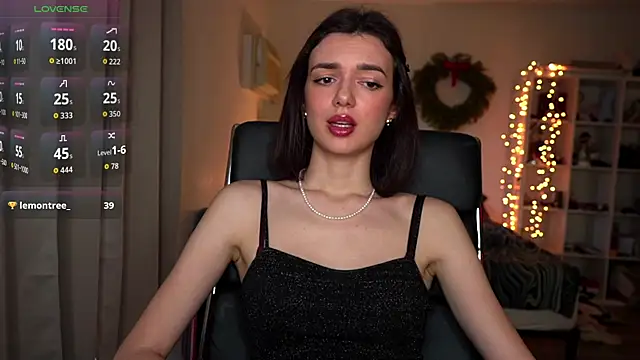 Snapshot of olivia_jeas chatting on 01/07/26, 11:32 olivia jeas online show from 01/07/26, 11:32