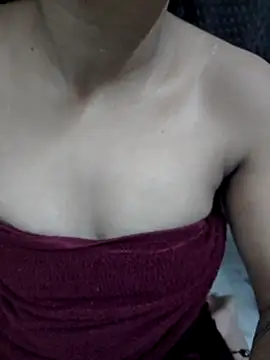 Snapshot of Roshni_98 chatting on 03/19/25, 12:34 Roshni 98 online show from 03/19/25, 12:34