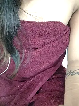 Snapshot of Roshni_98 chatting on 03/19/25, 05:39 Roshni 98 online show from 03/19/25, 05:39