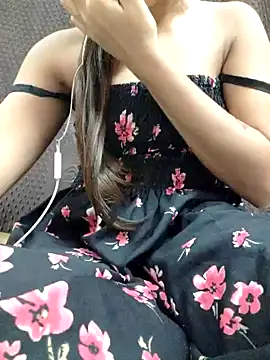 Snapshot of Roshni_98 chatting on 03/12/25, 12:04 Roshni 98 online show from 03/12/25, 12:04