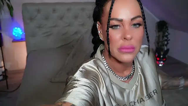 hotmilfbitch online show from 11/30/25, 06:52