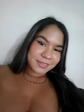 Snapshot of LarissaGaby01 chatting on 03/16/25, 02:21 LarissaGaby01 online show from 03/16/25, 02:21