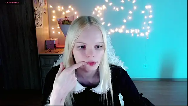 Emily Nyaffee online show from 03/03/25, 06:35