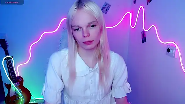 Emily Nyaffee online show from 10/24/25, 09:52