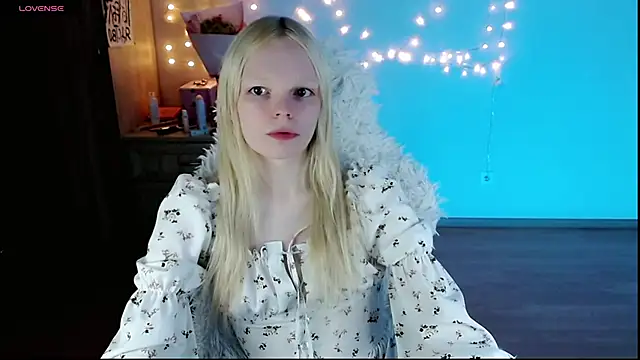 Emily Nyaffee online show from 03/19/25, 07:27