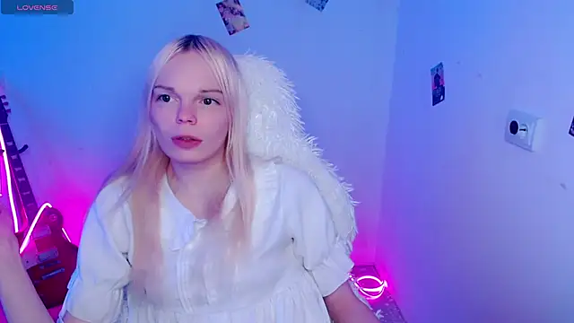 Emily Nyaffee online show from 11/22/25, 10:30