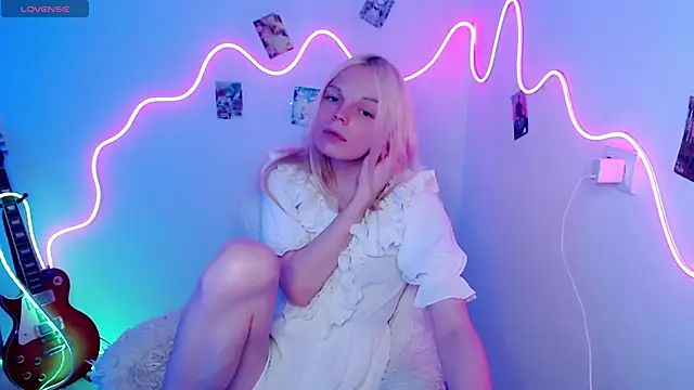 Emily Nyaffee online show from 10/29/25, 07:46