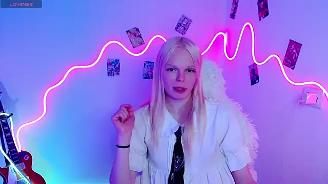 Emily Nyaffee online show from 10/04/25, 12:01