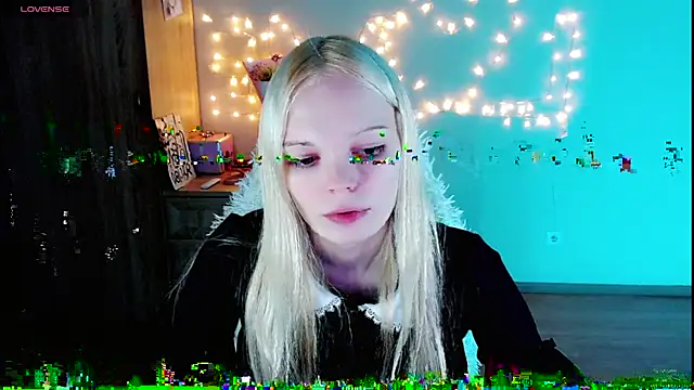 Emily Nyaffee online show from 02/28/25, 01:05