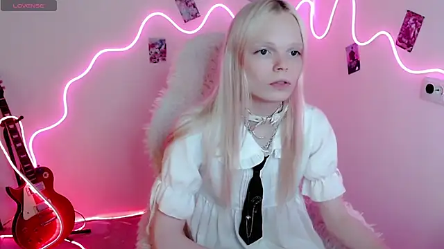 Emily Nyaffee online show from 09/21/25, 08:14