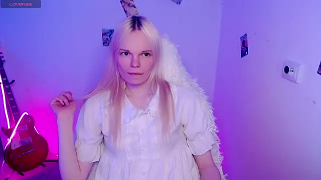 Emily Nyaffee online show from 11/26/25, 09:48