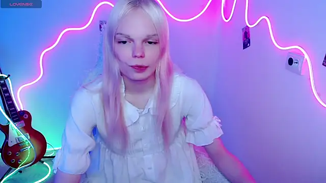 Emily Nyaffee online show from 10/17/25, 11:06