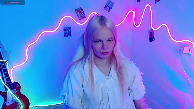 Emily Nyaffee online show from 10/07/25, 07:59