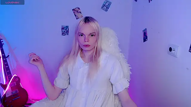 Emily Nyaffee online show from 11/25/25, 08:31