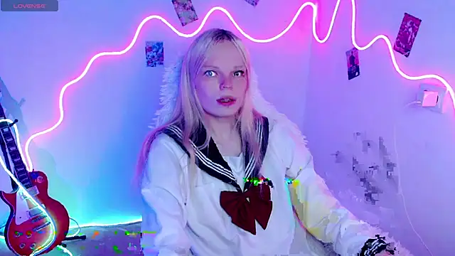 Emily Nyaffee online show from 09/27/25, 10:16