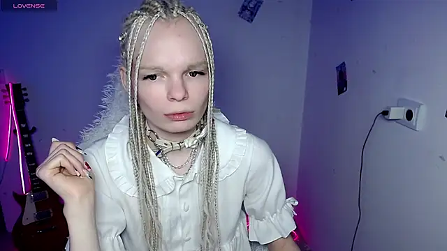 Snapshot of Emily_Nyaffee chatting on 01/07/26, 02:05 Emily Nyaffee online show from 01/07/26, 02:05