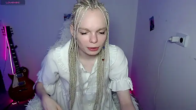 Snapshot of Emily_Nyaffee chatting on 01/10/26, 01:56 Emily Nyaffee online show from 01/10/26, 01:56