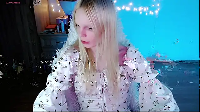 Emily Nyaffee online show from 03/22/25, 07:42