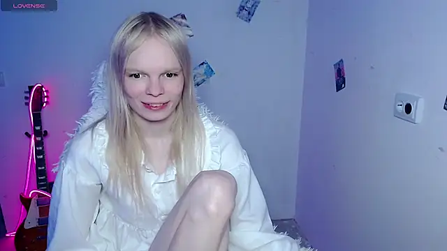 Snapshot of Emily_Nyaffee chatting on 02/09/26, 06:50 Emily Nyaffee online show from 02/09/26, 06:50