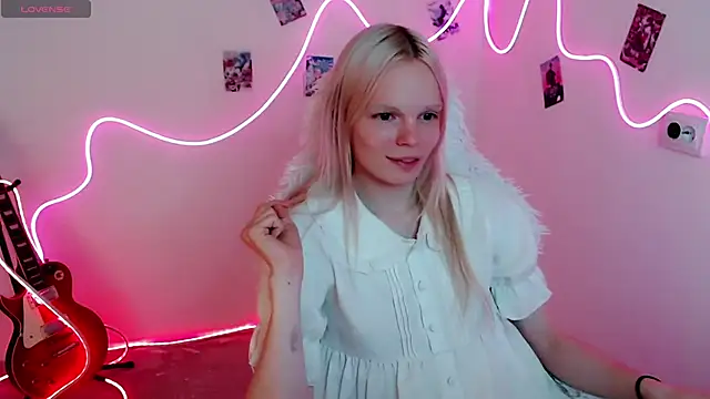 Emily Nyaffee online show from 09/11/25, 01:33