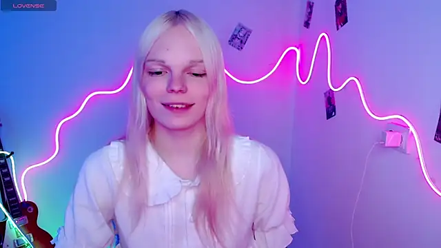 Emily Nyaffee online show from 10/16/25, 11:02