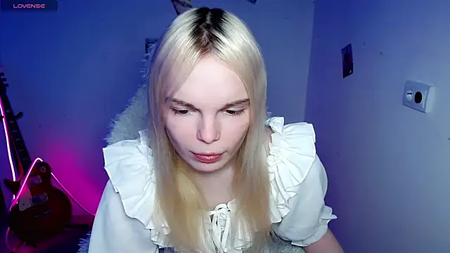 Emily Nyaffee online show from 12/15/25, 10:37