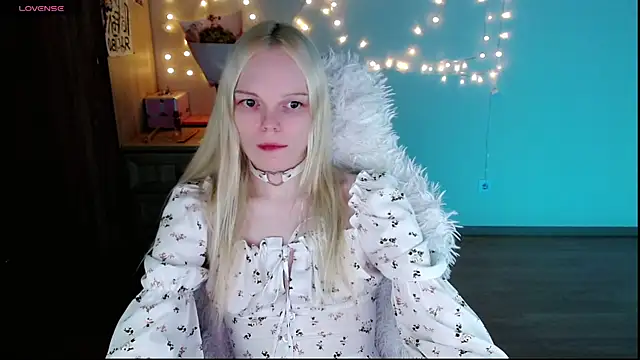 Emily Nyaffee online show from 03/08/25, 01:06