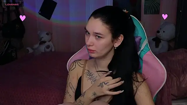 Amanda Tender online show from 10/28/25, 10:20