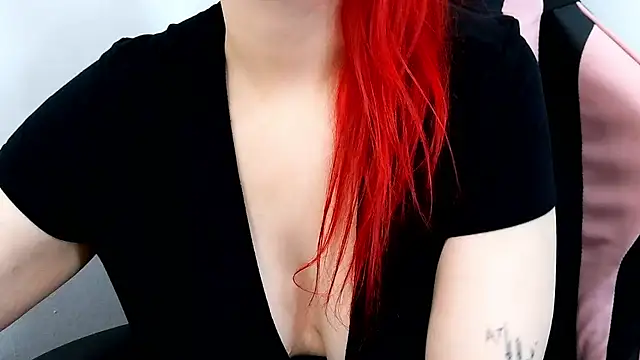 Snapshot of Cristina_foryou chatting on 06/14/26, 08:48 Cristina foryou online show from 06/14/26, 08:48