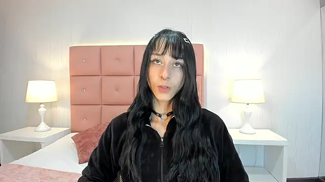 Snapshot of lhiamfit chatting on 03/11/25, 01:56 lhiamfit online show from 03/11/25, 01:56