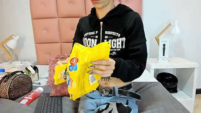 lhiamfit online show from 12/20/25, 10:34