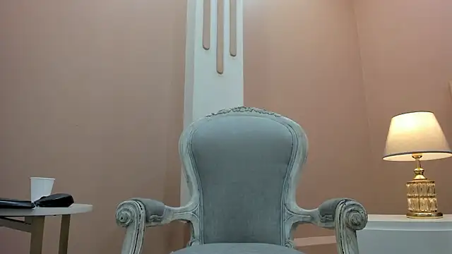 KarlynHoliss online show from 12/02/24, 12:13