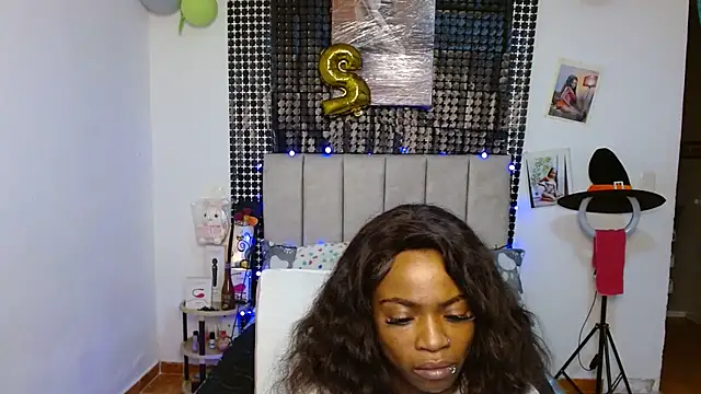 Snapshot of Wilson_Siara chatting on 10/11/25, 04:35 Wilson Siara online show from 10/11/25, 04:35