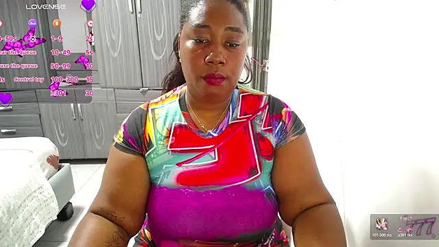 Snapshot of thickebonymilfF chatting on 07/06/26, 01:23 thickebonymilfF online show from 07/06/26, 01:23