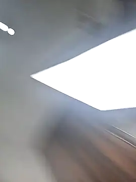 Snapshot of hornycreamybabe chatting on 10/18/25, 05:31 hornycreamybabe online show from 10/18/25, 05:31