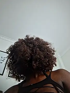 Snapshot of hornycreamybabe chatting on 12/01/25, 11:11 hornycreamybabe online show from 12/01/25, 11:11