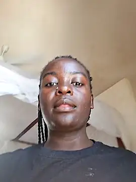 Snapshot of hornycreamybabe chatting on 11/17/25, 08:40 hornycreamybabe online show from 11/17/25, 08:40