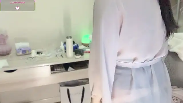 A-xena online show from 12/04/25, 02:49