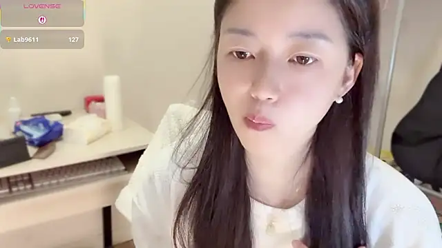 A-xena online show from 11/23/25, 02:21