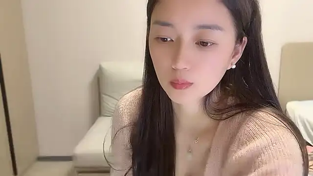 A-xena online show from 10/18/25, 02:30