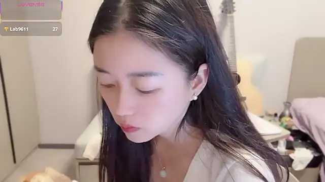 A-xena online show from 10/30/25, 02:32