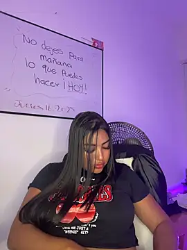 NatashaBrown12 online show from 11/13/25, 10:57